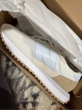 New Balance Cream White Beige Retro Runner Sneakers